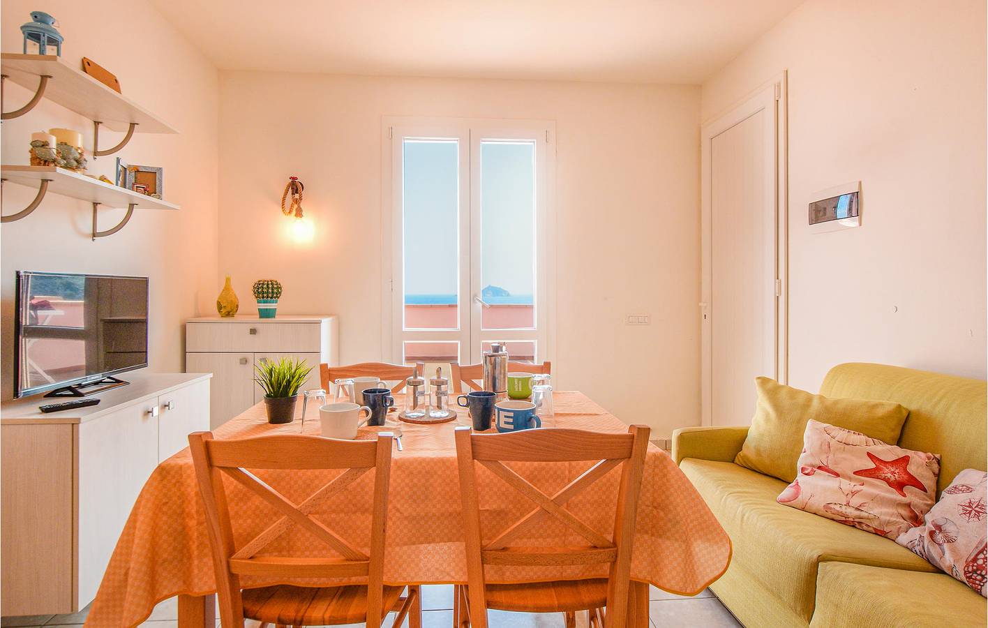 Appartamento vista mare con WiFi e parcheggio in Cavo, Isola d'Elba