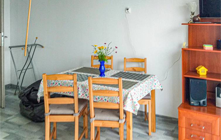 Ferienhaus für 4 Personen mit Terrasse in Sianów, Powiat Koszaliński