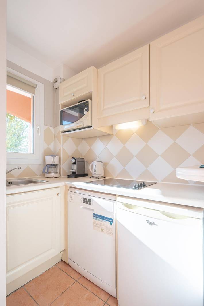 Gîte pour 4 personnes, avec piscine et bassin pour enfant, adapté aux familles dans Port de Cannes Marina - 4