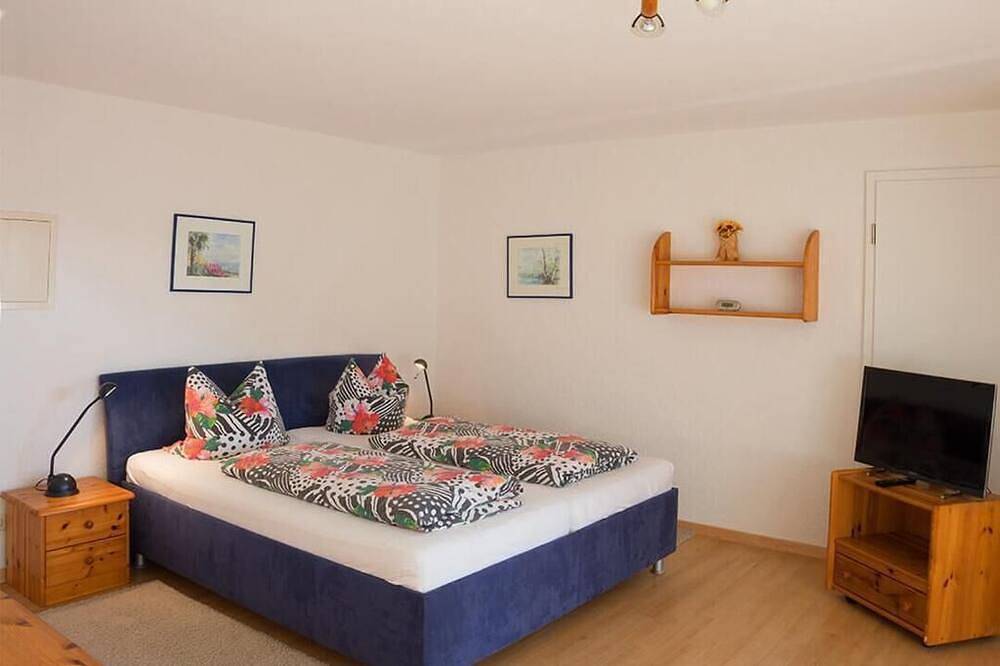 Ganze Wohnung, Apartment A mit Terrasse in Meersburg, Region Bodensee-Oberschwaben