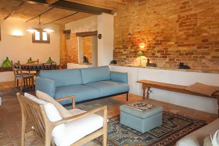 Splendida casa colonica restaurata, bagno privato, ogni comodità, grande piscina in Montegiorgio, Provincia di Fermo