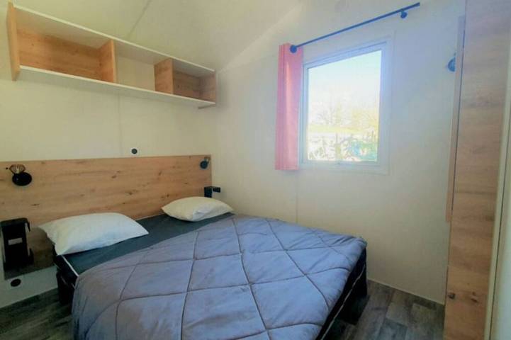 Comfortable mobile home with terrace in Espelette for 5 people in Espelette, Bayonne region