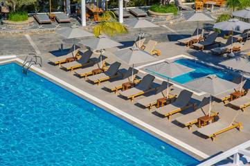 Ferienwohnung für 4 Personen, mit Garten und Ausblick sowie Pool in Afantou