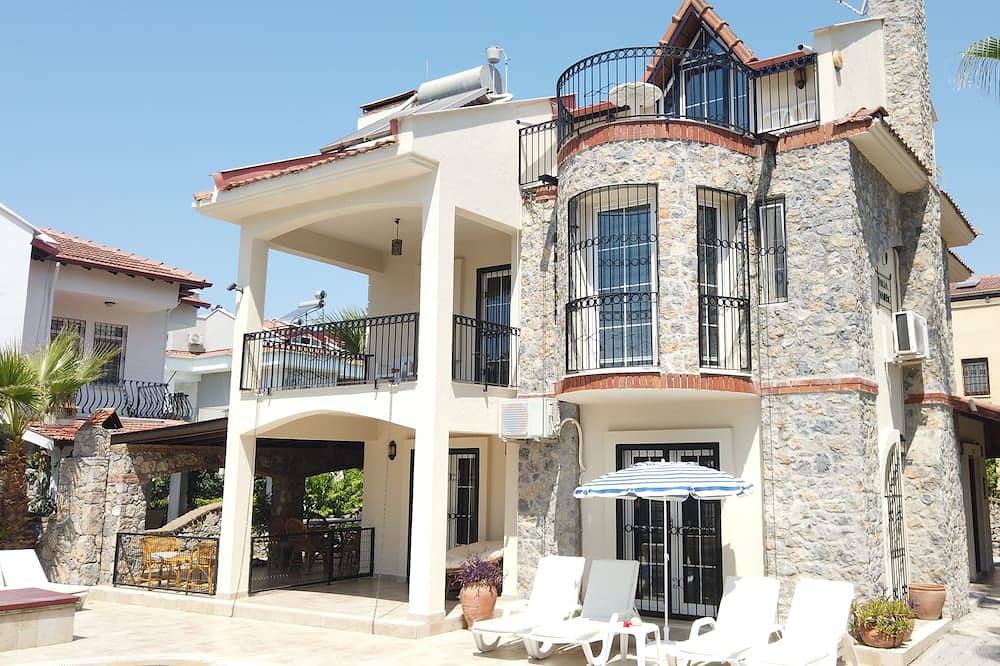 Calis Beach - Schöne 4-Zimmer-Villa mit privatem Pool und Wlan in Fethiye, Türkische Ägäis