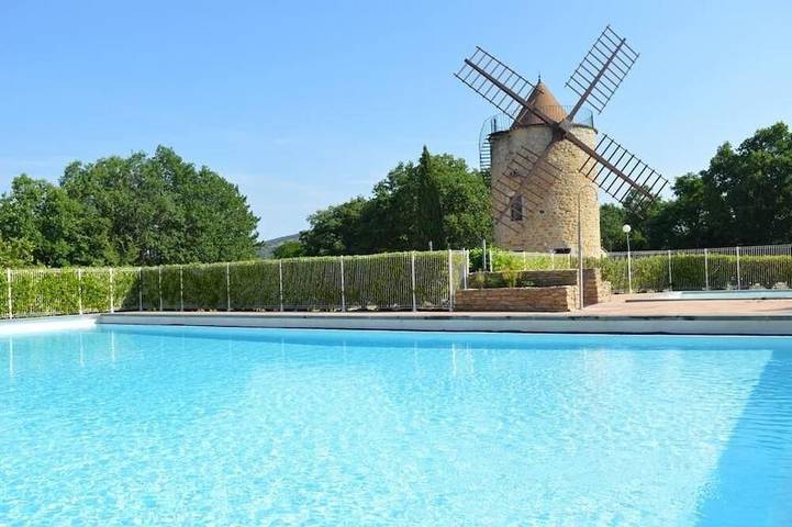 Ferienhaus für 8 Personen, mit Terrasse und Pool sowie Garten - 1
