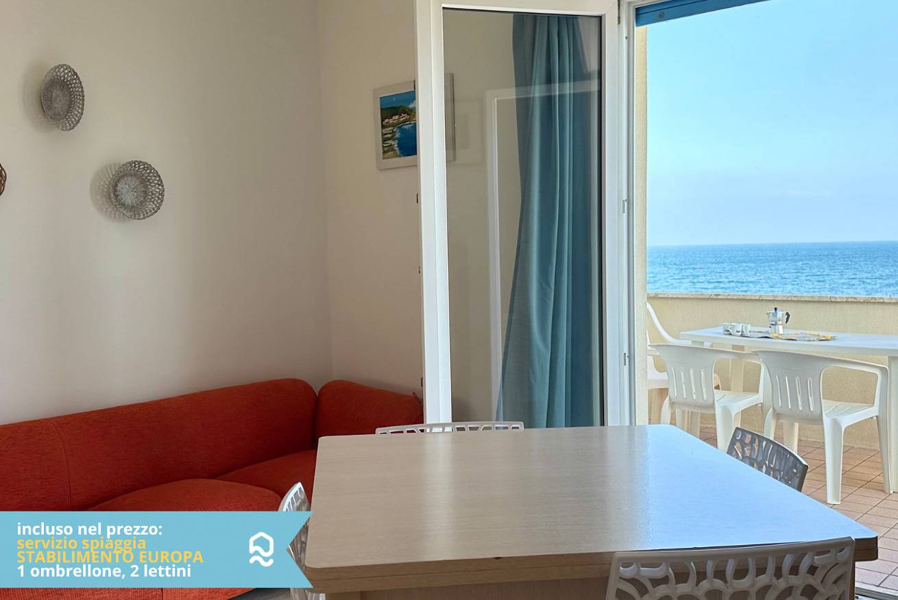 Entire apartment, Rs321 - Marcelli, three-room apartment facing the sea with beach included in Marcelli, Riviera del Conero