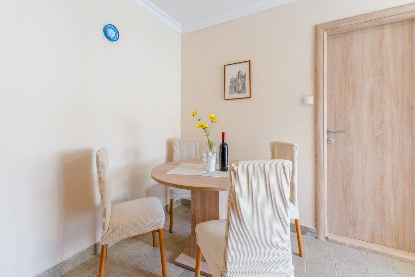 Ganze Wohnung, Ferienwohnung für 4 Personen mit Garten in Okrug Gornji, Ciovo