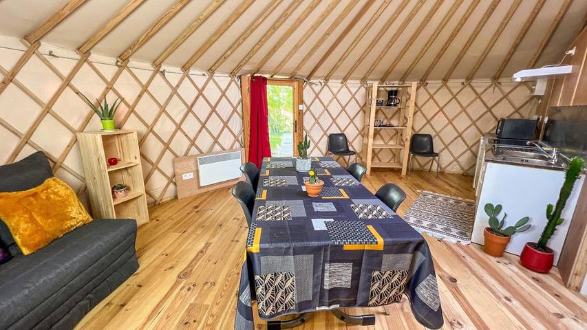 Location de vacances pour 8 personnes, avec jardin et vue à Les Martys - 4