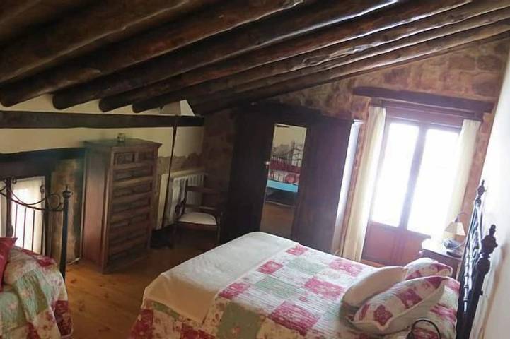 Das Steinhaus des Dorfes für 10 Personen in Hontoria del Pinar, Burgos Provinz