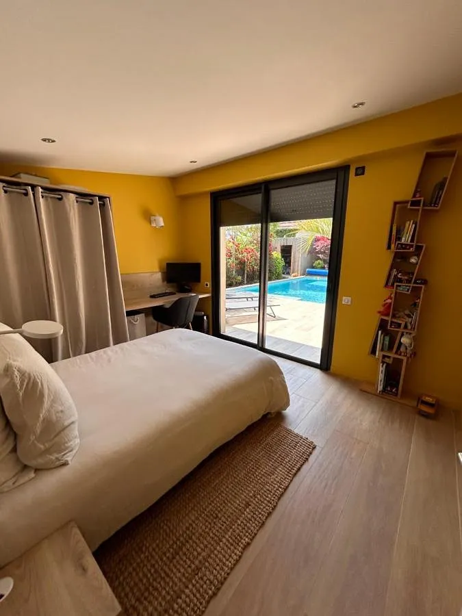 Casa de huéspuedes para 2 personas, con terraza y piscina además de vistas y jardín - 1