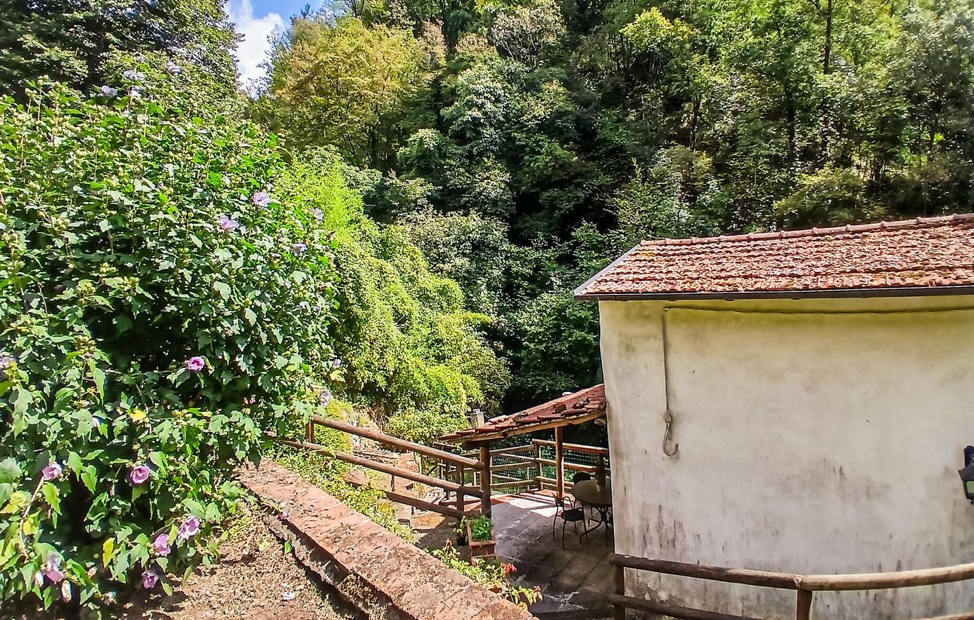 Accogliente appartamento con piscina, giardino e parcheggio in Bagni di Lucca, Provincia di Lucca