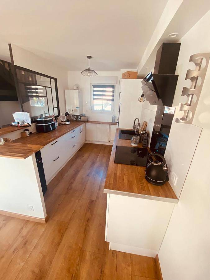 Location de vacances pour 4 personnes, avec Terrasse dans Carpiquet