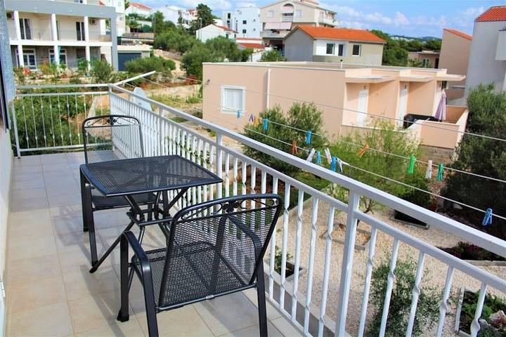 Ferienwohnung für 2 Personen, mit Balkon/Terrasse in Primosten - 2