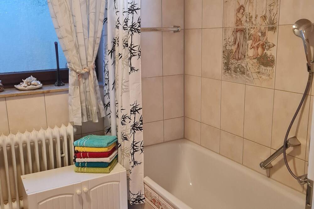 Geheel appartement, Apartment, very quiet location. in Lichtenstein, Neckar-Alb