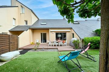 Gîte pour 8 personnes, avec terrasse et jardin dans Plage de la Govelle