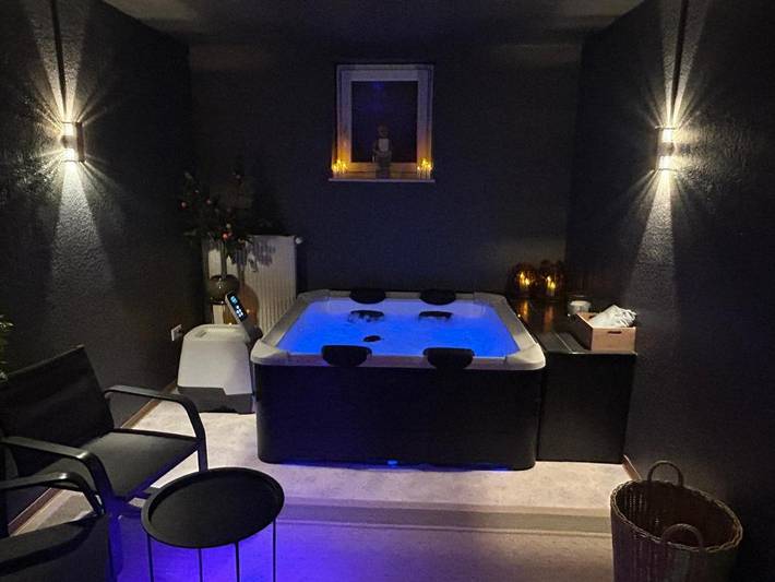 Ferienwohnung für 4 Personen, mit Whirlpool und Sauna sowie Pool und Garten in Saarburg und Umgebung - 2