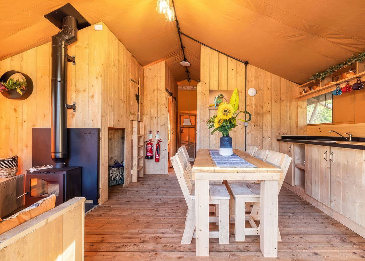 The Kingfisher Safari Tent - pets welcome in Saddleworth, Greater Manchester
