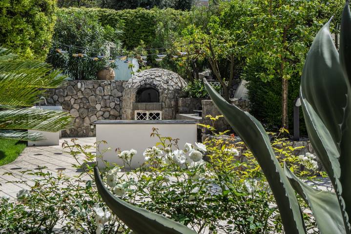 Location de vacances pour 10 personnes, avec terrasse ainsi que jardin et piscine à Vico Equense - 3