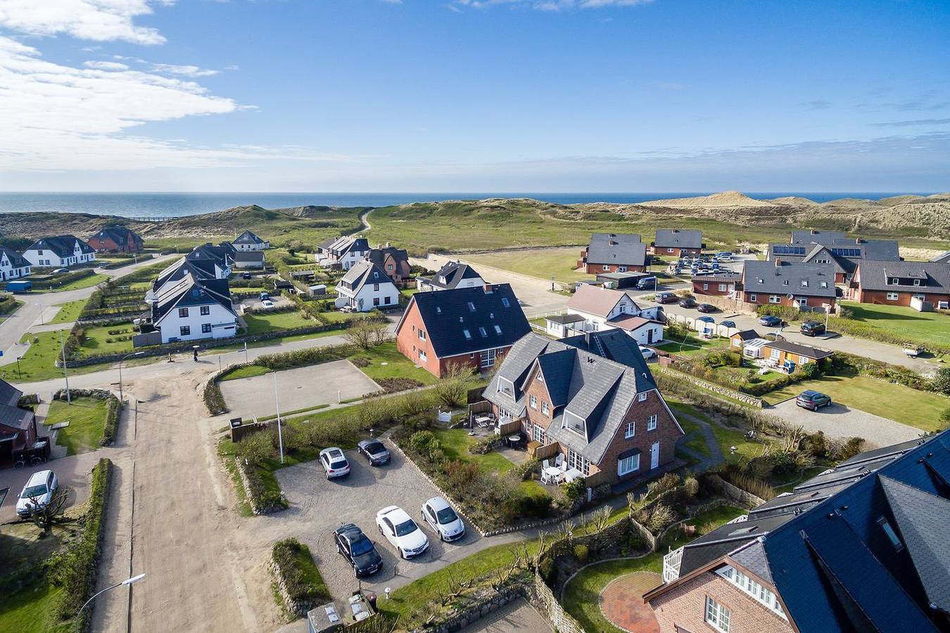 Ganze Wohnung, Bestlage zwischen Dorfteich & Dünen. Traumhaftes Landhaus im Friesenstil. in Wenningstedt, Sylt