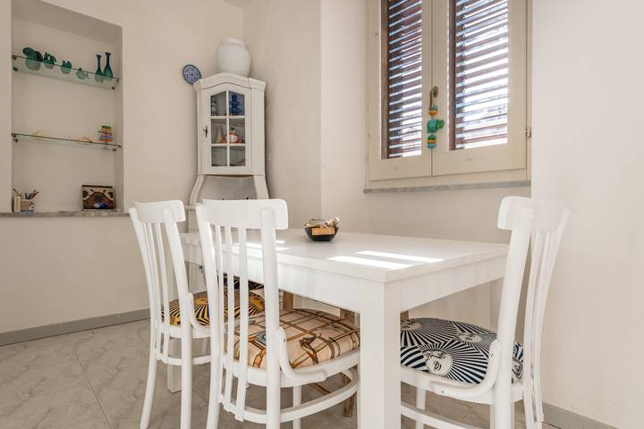 Appartamento intero, Alloggio vacanze 'L'Appartamento nel Corso' con Wi-Fi in Carloforte, Sulcis Iglesiente