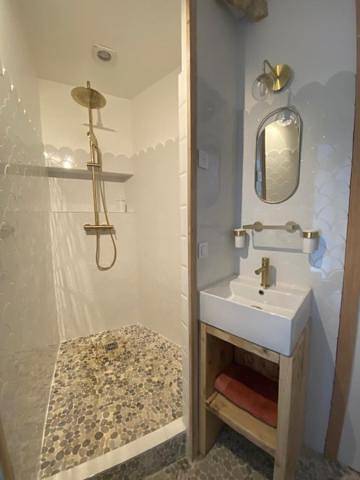 Gîte pour 6 personnes, avec piscine ainsi que jardin et vue à Valergues - 4