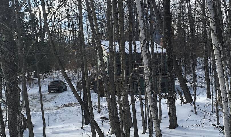 Vacation rental for 12 people, with yard and hot tub in Ludlow