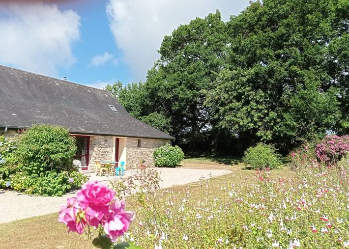 Gîte pour 3 personnes, avec terrasse et jardin à La Forêt-Fouesnant - 2