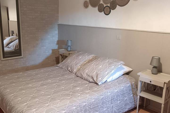 Waterfront house in Gray (unidad), Alto Saona