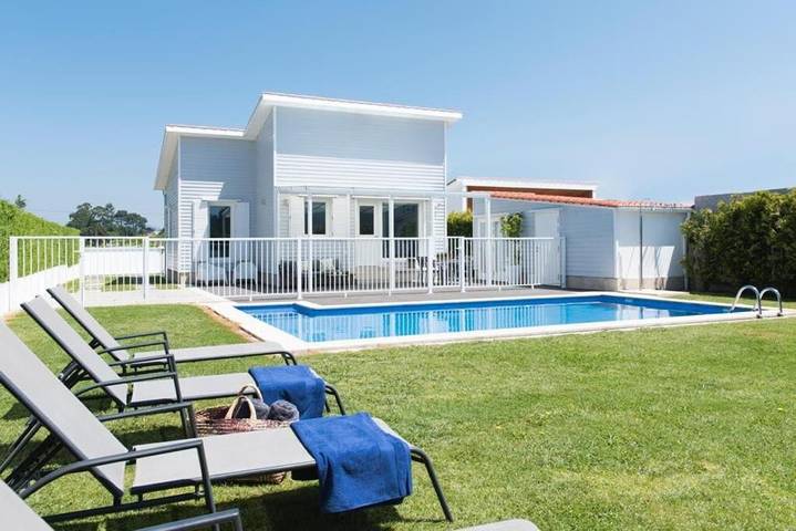 Apartamento para 4 personas, con Terraza y Jardín además de Piscina y Vistas en Ribadumia