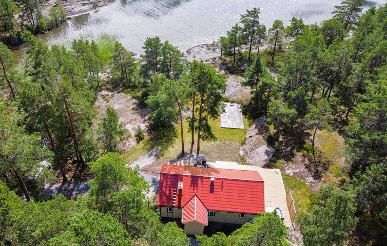 Ferienhaus für 9 Personen, mit Terrasse und Garten sowie Seeblick in Säffle