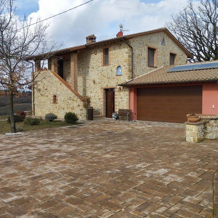Maison d’hôte pour 2 personnes, avec jardin ainsi que terrasse et vue à Gualdo Tadino