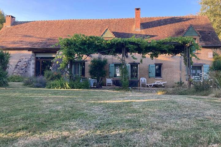 Location de vacances pour 10 personnes, avec jardin, animaux acceptés à Bonnétable