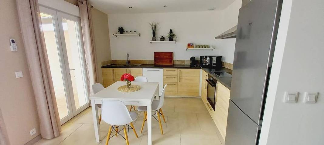 Location de vacances pour 4 personnes, avec jardin ainsi que piscine et vue à Villeneuve - 2