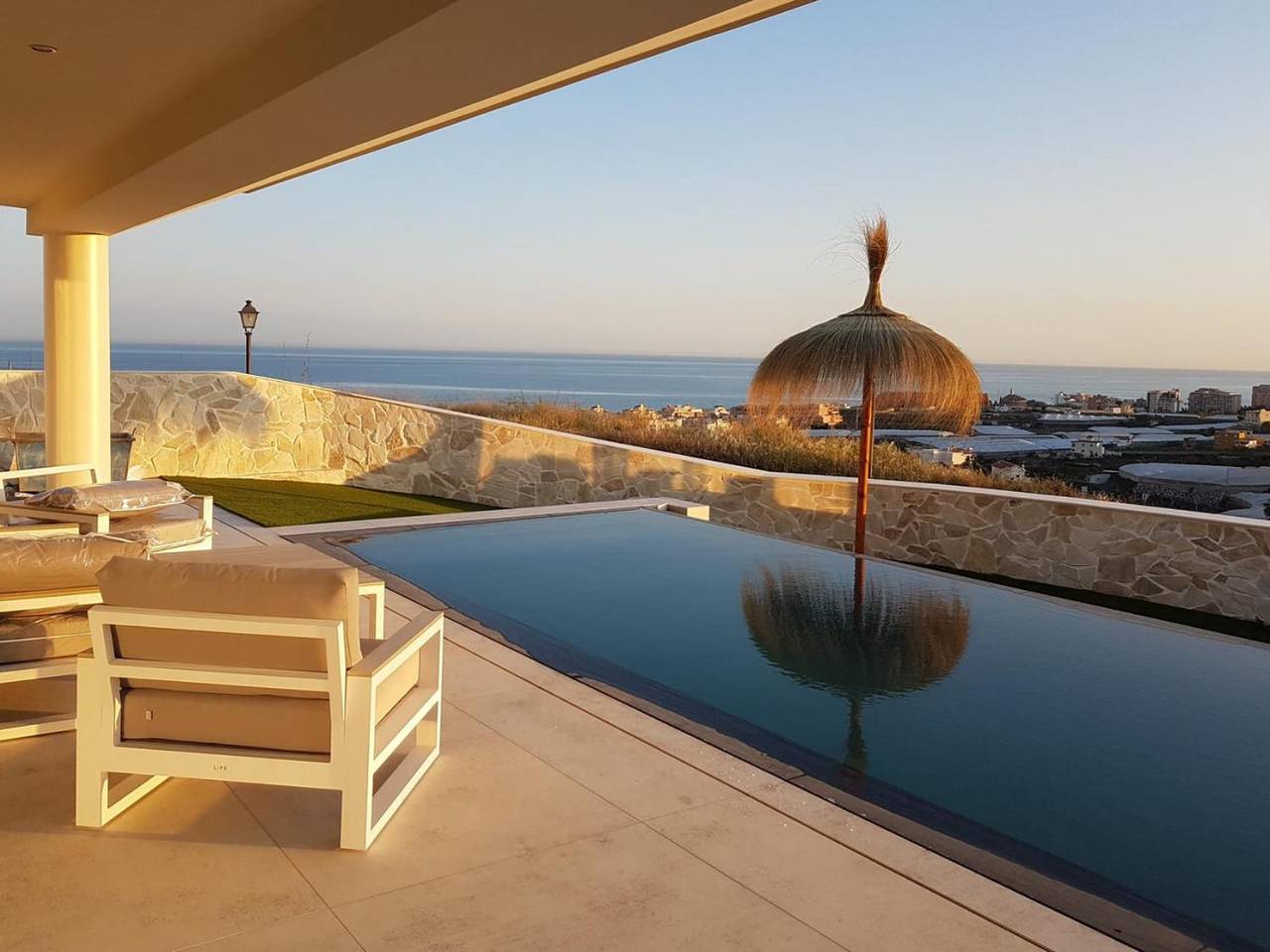 Andaluz Getaway Exclusiv Too with sea view, Wi-Fi and air conditioning in Torrox Costa, Torrox