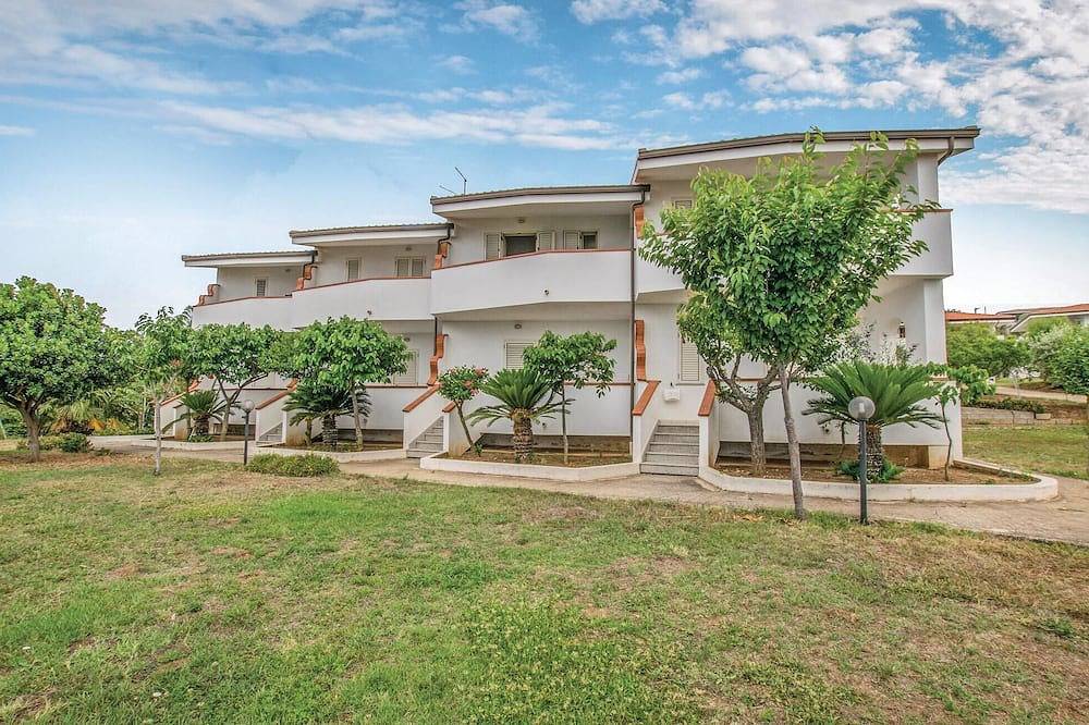 Appartement entier, Charmant appartement à Ricadi avec piscine extérieure in Santa Maria (Vibo Valentia), Ricadi (municipality)