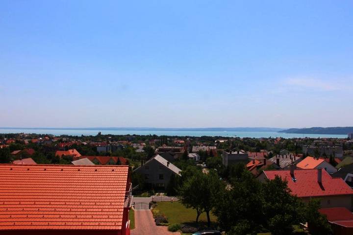 Ferienwohnung für 7 Personen, mit Garten und Seeblick sowie Ausblick in Balatonfüred - 2