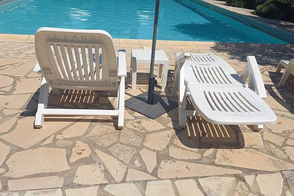 Entire apartment, A little cocoon in the Alpilles near Saint-Rémy-de-Provence. in Graveson, Arles region