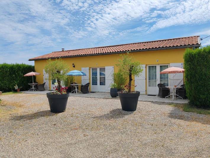 Gîte pour 2 personnes, avec jardin et vue dans Lac d'Uby - 2