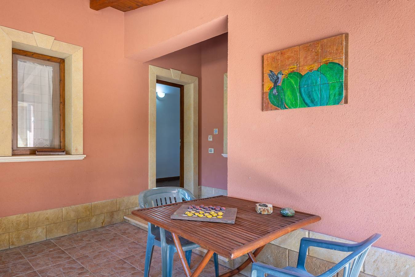 Ganze Wohnung, Apartment 'Omega' mit gemeinsamer Terrasse, Wlan und Klimaanlage in Contrada Fiori, Menfi