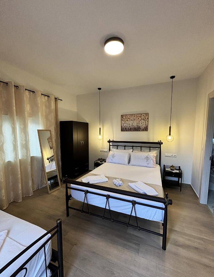 Gîte pour 4 personnes, avec jardin ainsi que vue et balcon dans Σκάλα Ερεσού