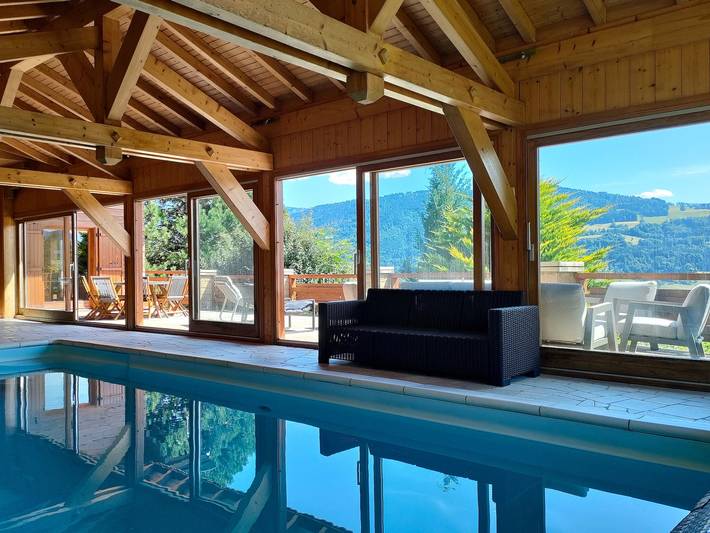 Chalet für 8 Personen, mit Balkon und Pool sowie Garten - 1