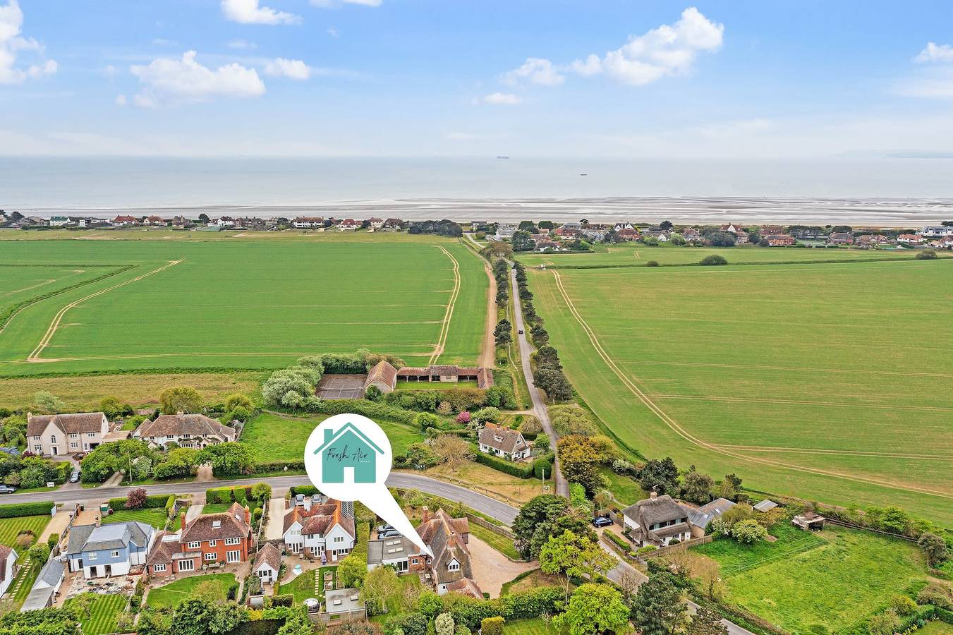 Charming Beach Getaway - Spacious 4Br sunny garden in West Wittering Beach, West Wittering
