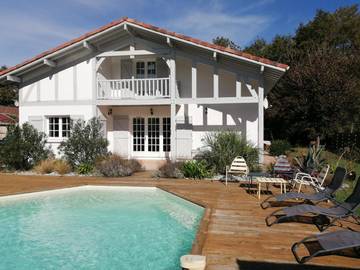 Cottage pour 8 personnes, avec terrasse et piscine, animaux acceptés à Josse