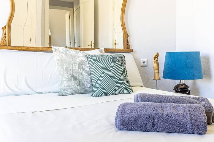 Entire apartment, The wall of Sevilla duplex in Casco Antiguo, Sevilla