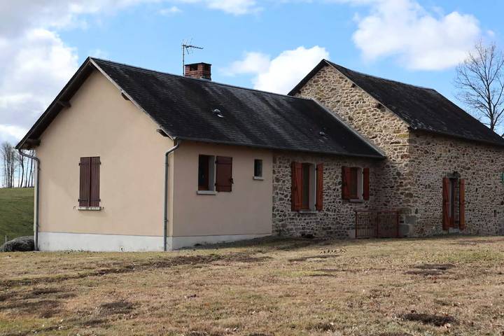 Gîte pour 4 personnes, avec terrasse à Chamberet - 2