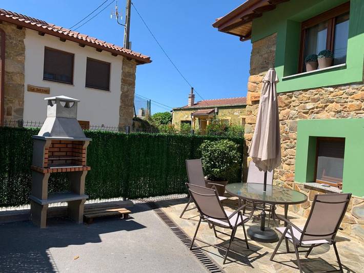 Casa de vacaciones para 5 personas, con jardín además de piscina y vistas, Se admiten mascotas en Asturias - 2