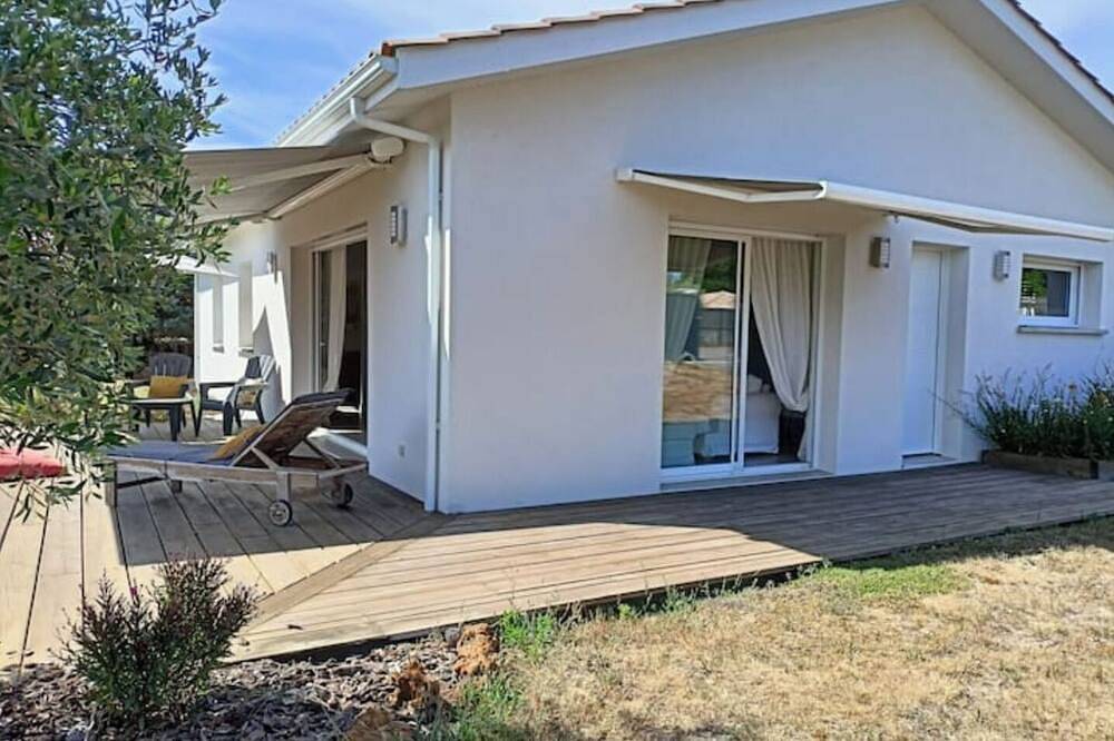 3 bedroom house on the edge of a forest in Salles, Arcachon region