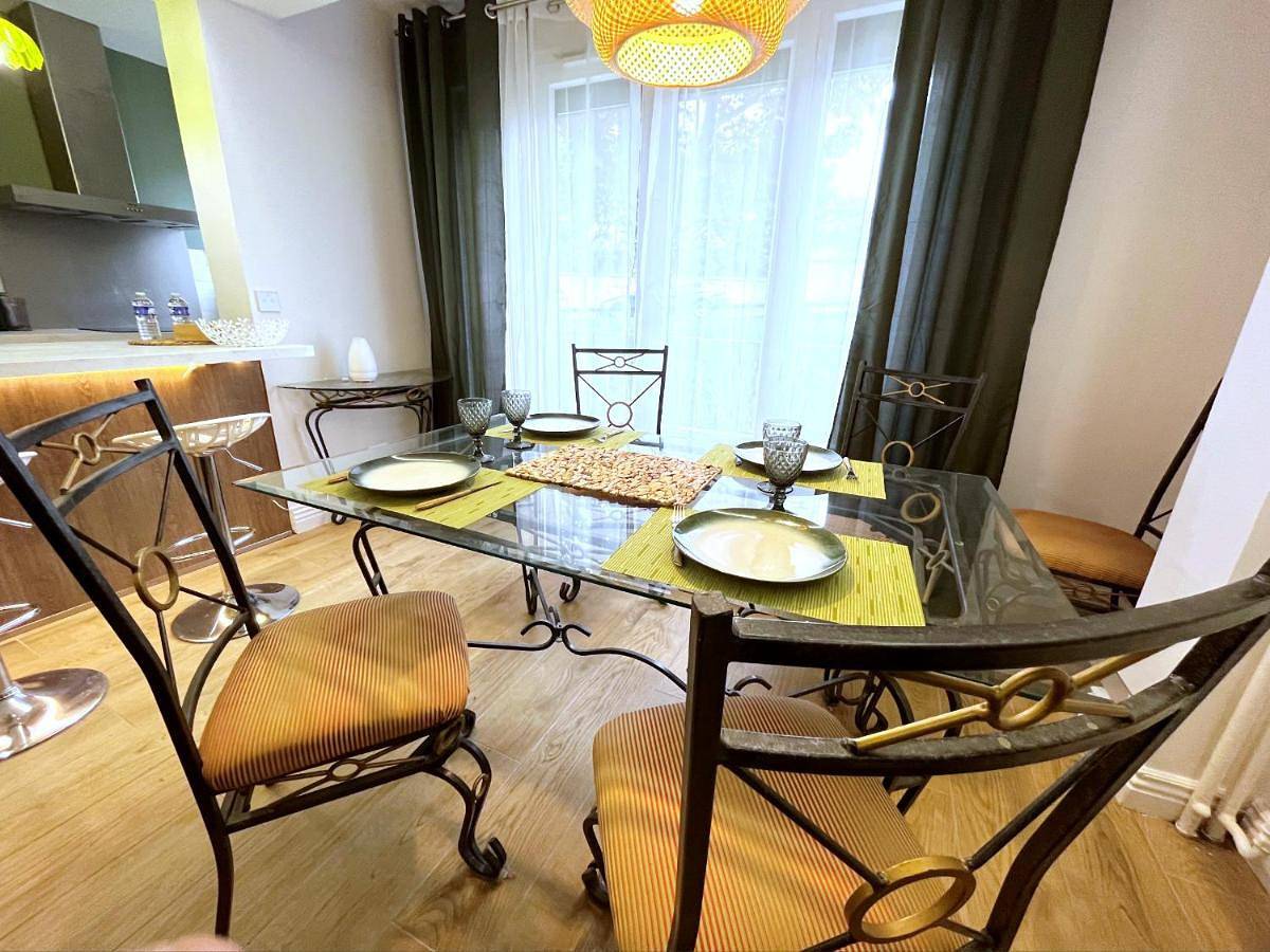 Appartement entier, Two-Bedroom Apartment in Sceaux, Hauts-de-Seine