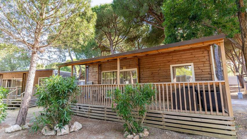 Camping für 4 Personen, mit Terrasse und Pool in der Maremma