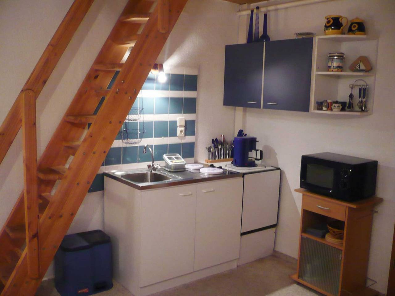 Ganze Ferienwohnung, Egons Hüsing - Ferienwohnung 2 (Treppe) in Neuendorf Insel Hiddensee, Hiddensee